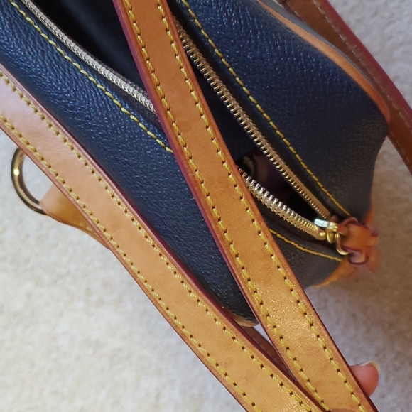Dooney and Bourke blue pebbled leather bag - Picture 5 of 9